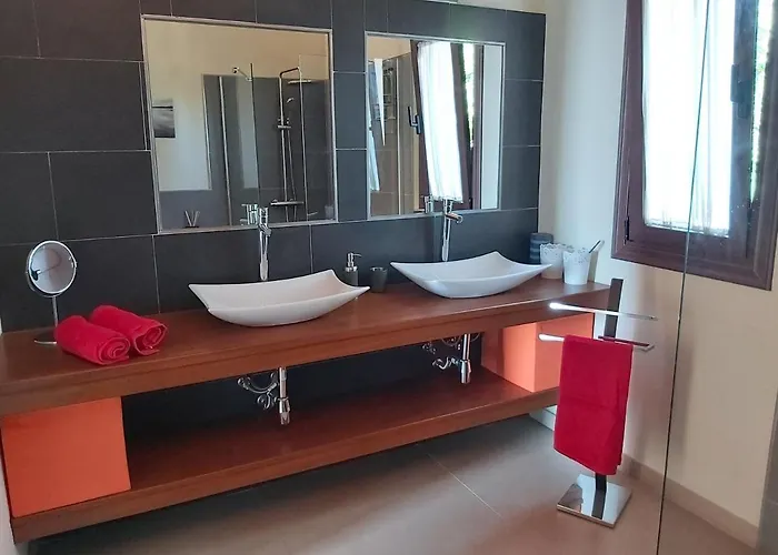 Casa El Peral بيت للعطل *